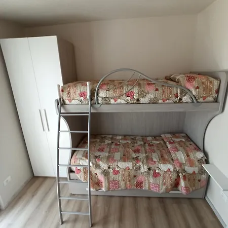 Mary House Apartman Ossimo