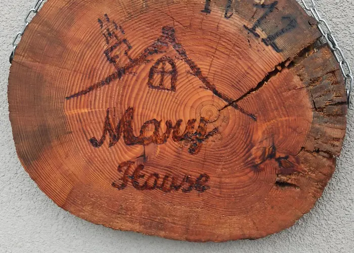 Mary House * Ossimo